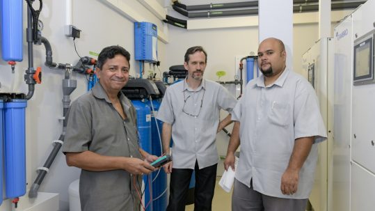 Yoann Lauret assure les formations au traitement de l'eau de dialyse des infirmiers à l'Atir.